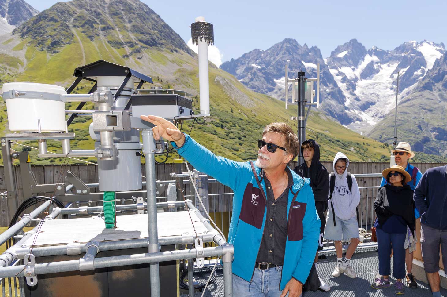 visite-des-coulisses-scientifiques©CNRS-Images,-Thibaut-Vergoz